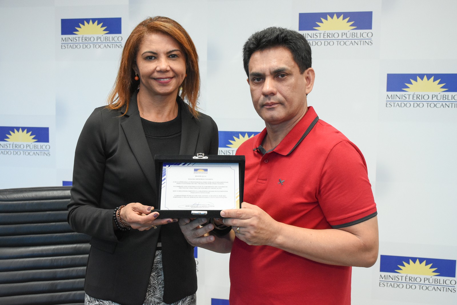 Maria Cotinha entrega homenagem ao Major Medeiros