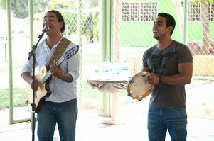 Música alegra a abertura