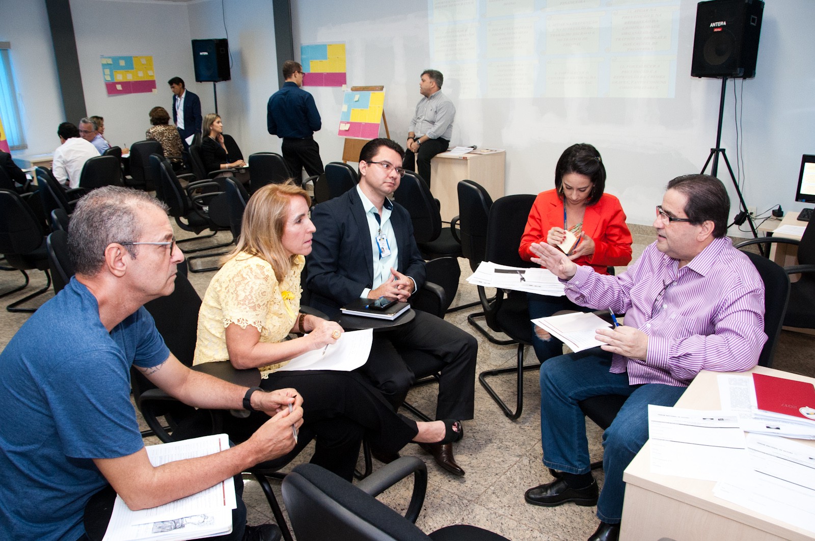 grupos de trabalho