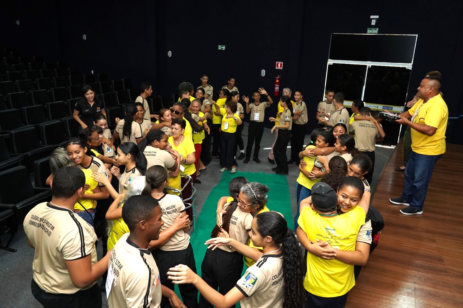 O projeto Ponto a Ponto: costurando respeito, laços e direitos no tecido familiar uniu estudantes do Ensino Fundamental e idosos da UMA