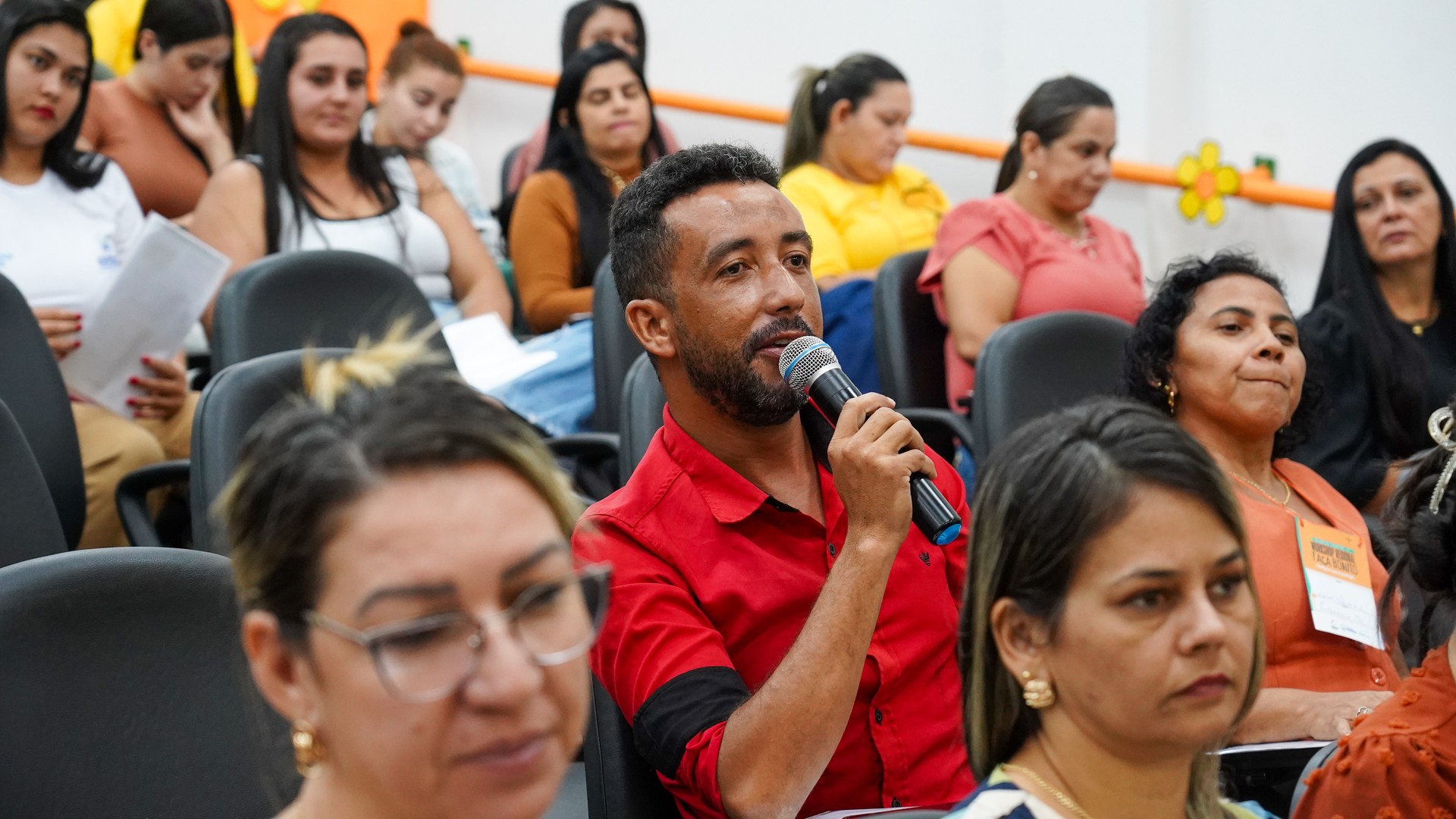 Público tirou dúvidas sobre atuação no campo infantojuvenil com o promotor Sidney Fiori