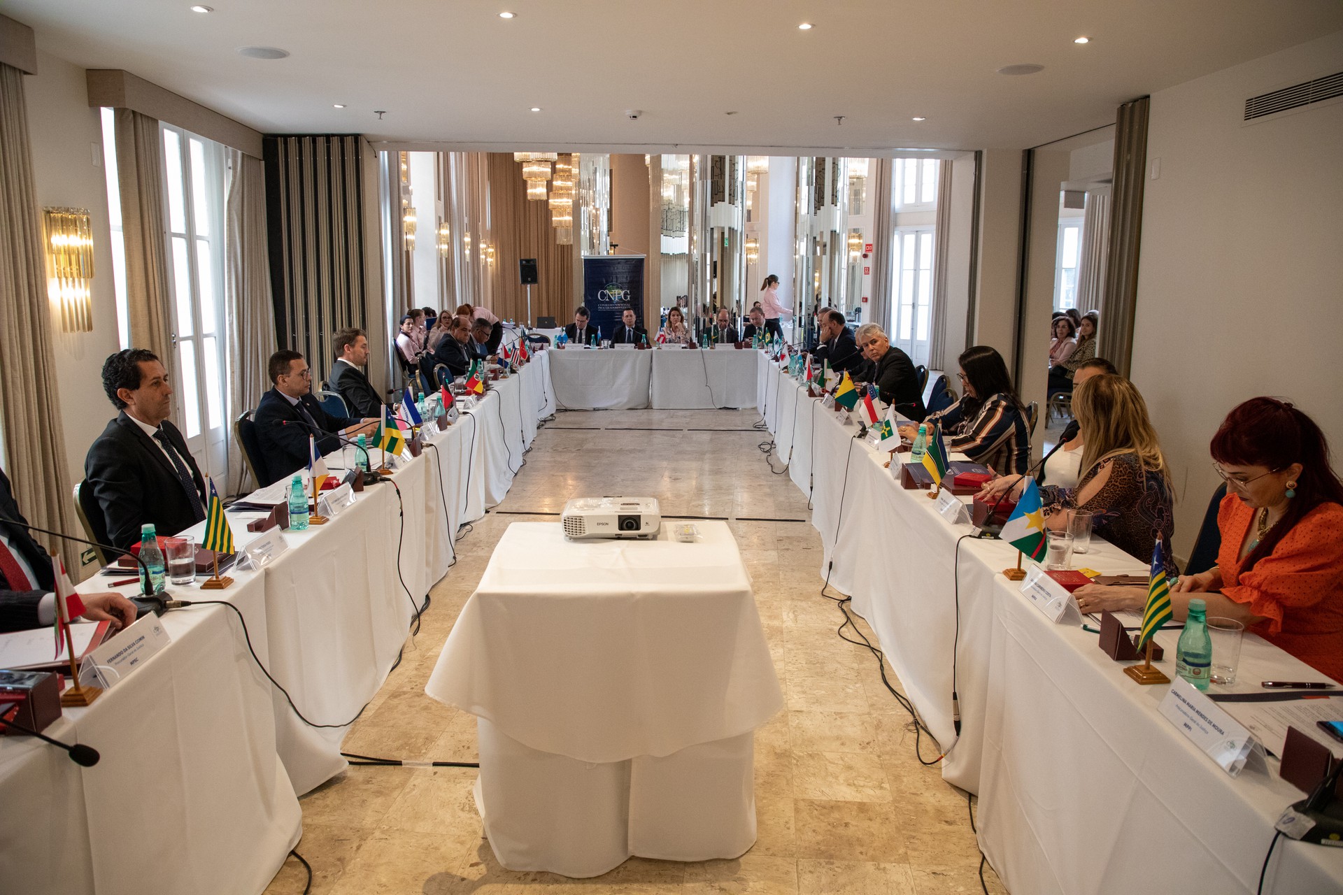 Reunião foi realizada na sexta-feira, 27
