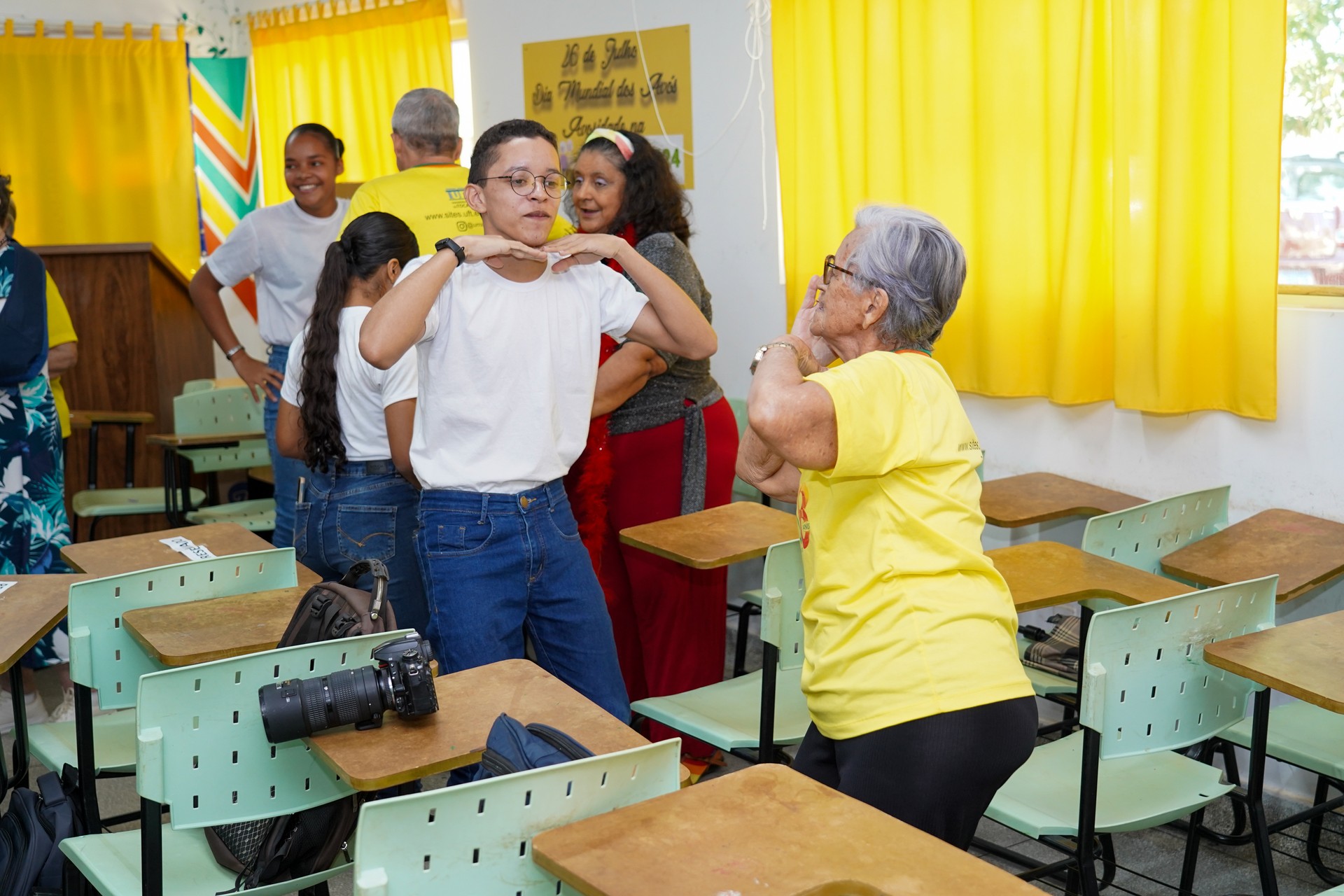 O ponto alto do dia foi a dinâmica de apadrinhamento, que uniu adolescentes e idosos em duplas