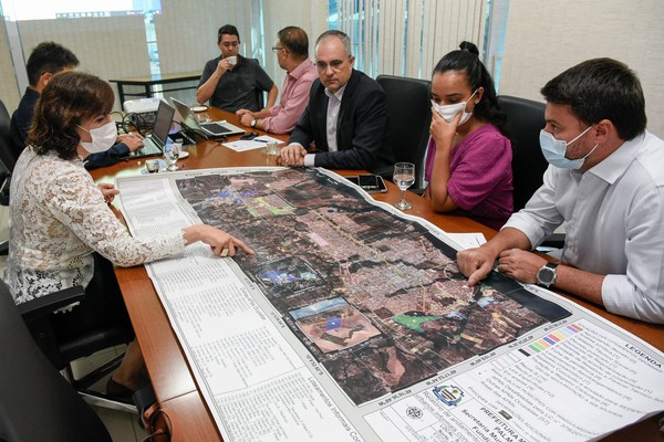 A reunião tratou sobre a implementação de políticas públicas referentes à ocupação urbana, com foco na preservação ambiental