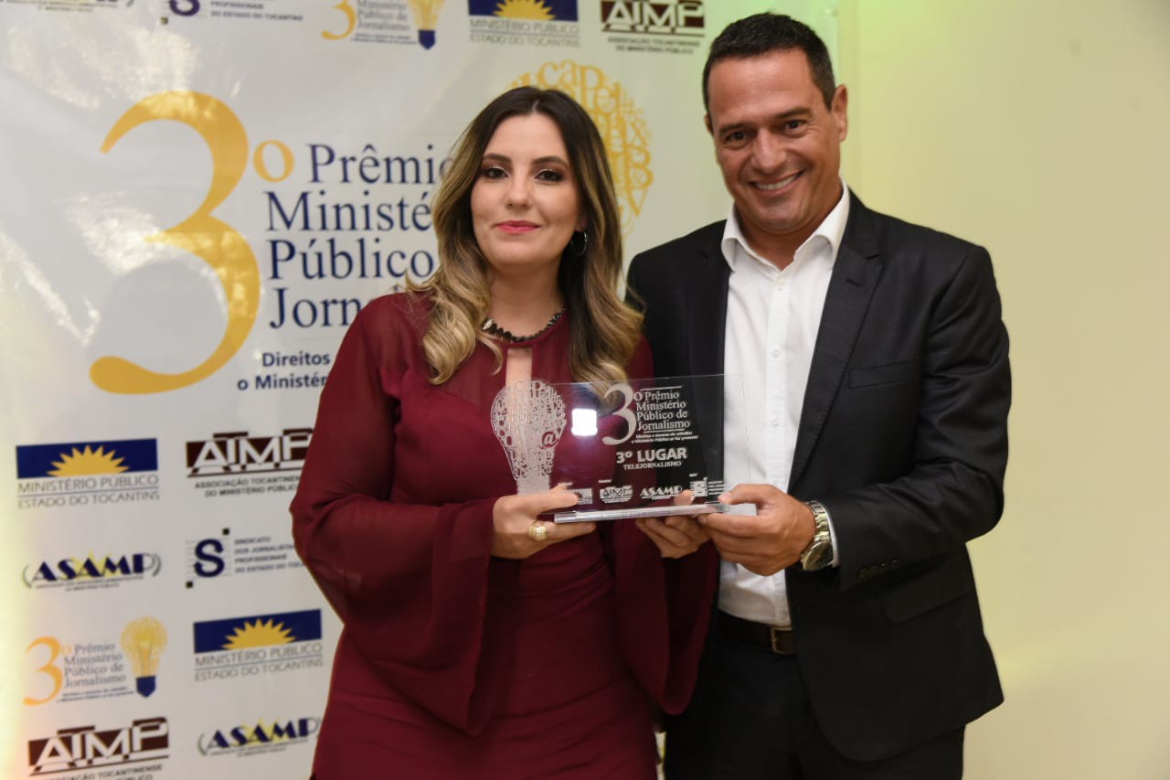    Ana Paula Rehbein - 1º e 3º lugar na categoria telejornalismo