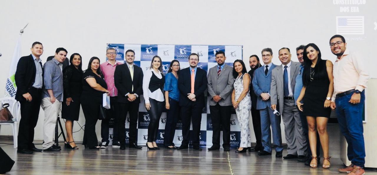A palestra foi proferida pelo constitucionalista Flávio Martins Alves Nunes Júnior, autor da obra “Curso de Direito Constitucional”.
