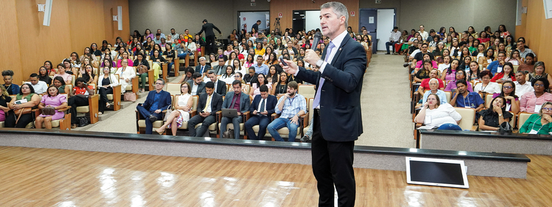 Apresentação do promotor de Justiça Sidney Fiore Júnior