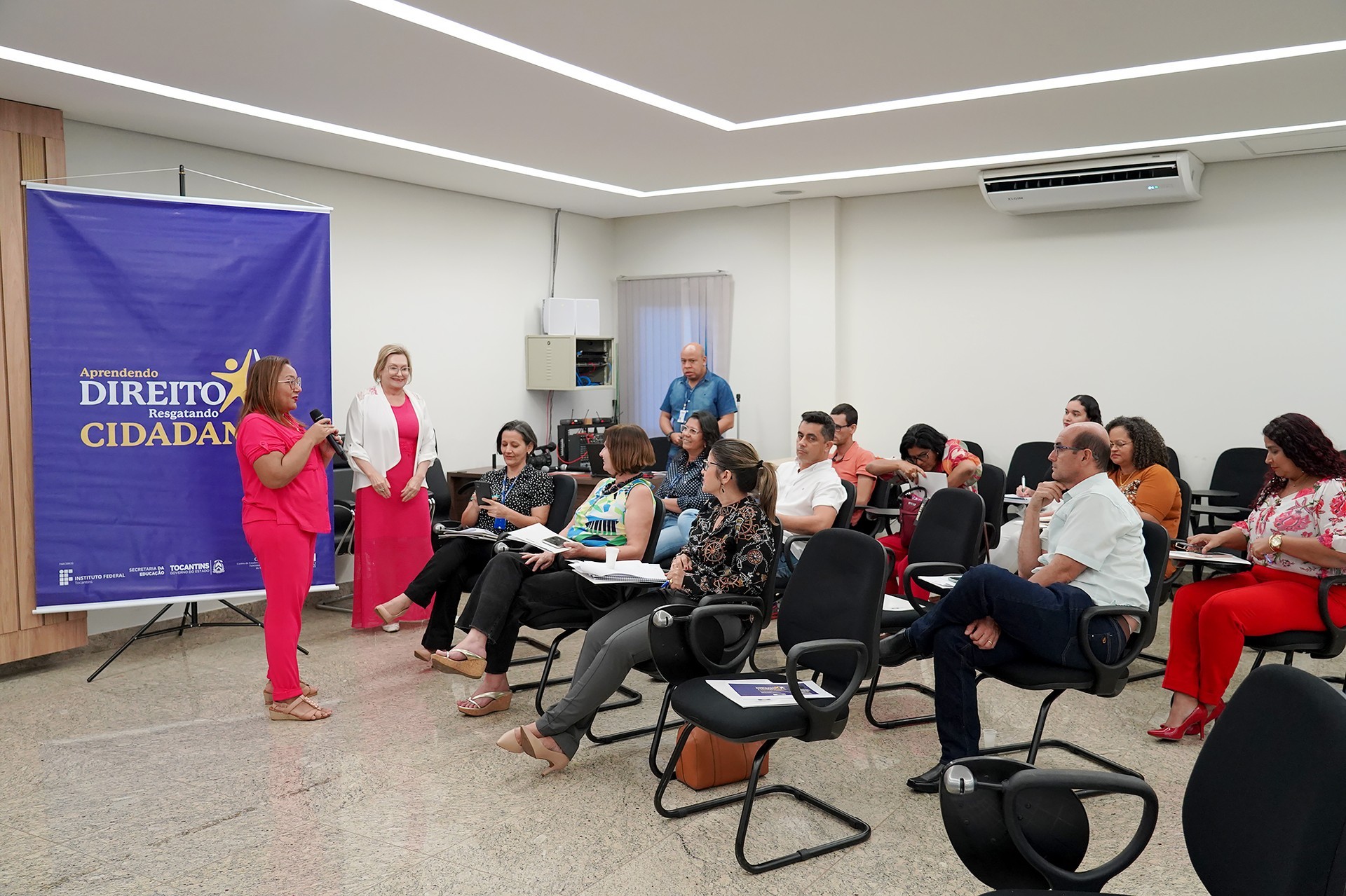 A reunião foi realizada na última terça-feira.