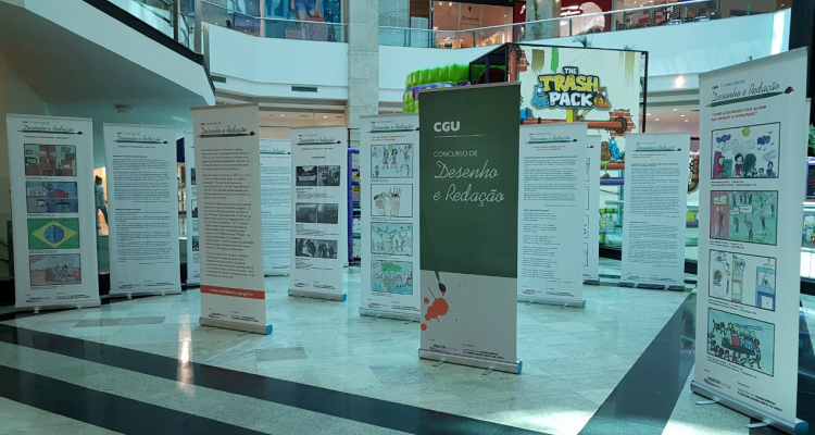 A exposição apresenta uma seleção de 24 trabalhos
