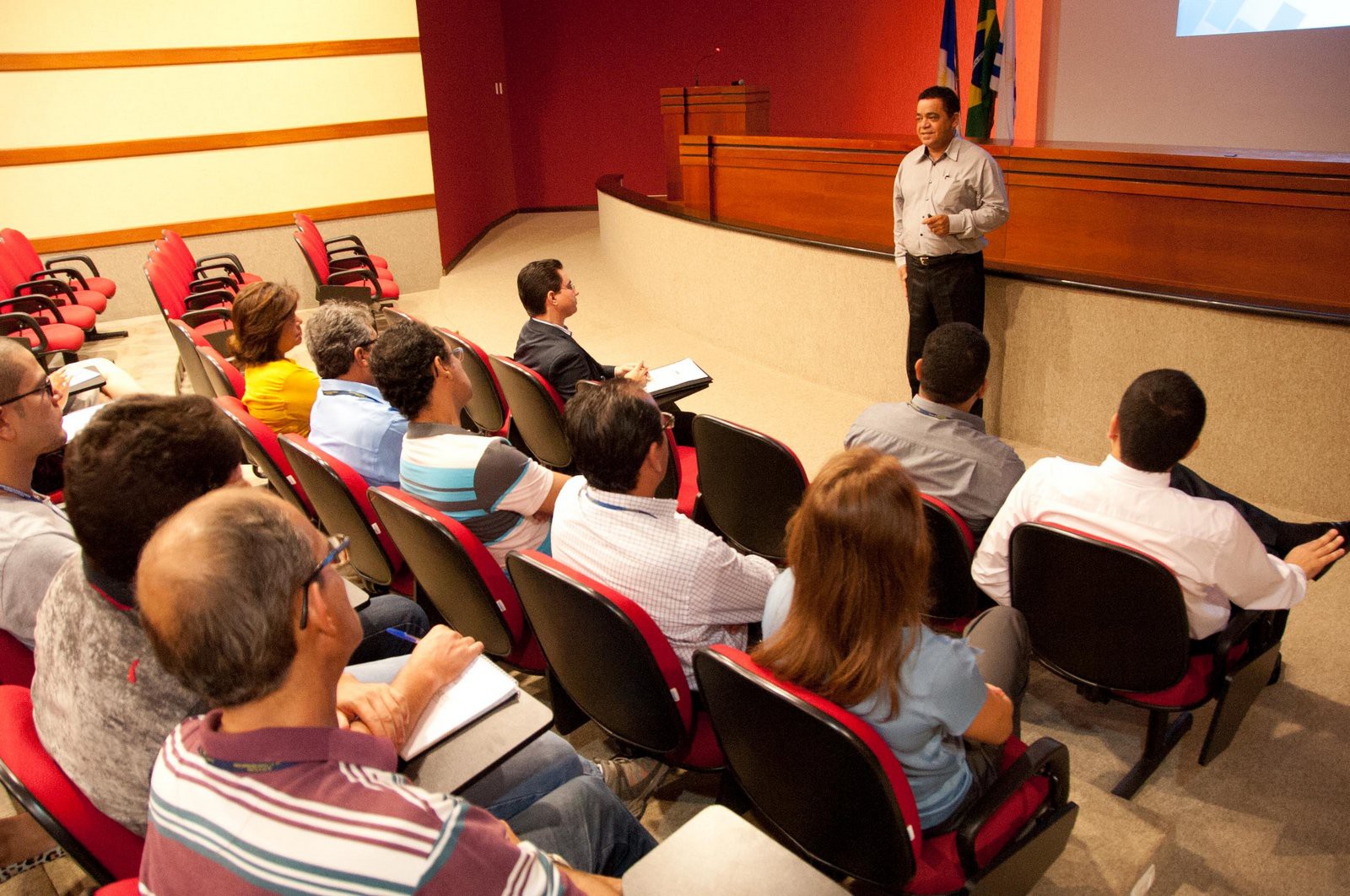 Membros e servidores participaram do colóquio