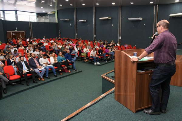 Promotor de Justiça Benedicto Guedes, durante reunião sobre ICMS educacional