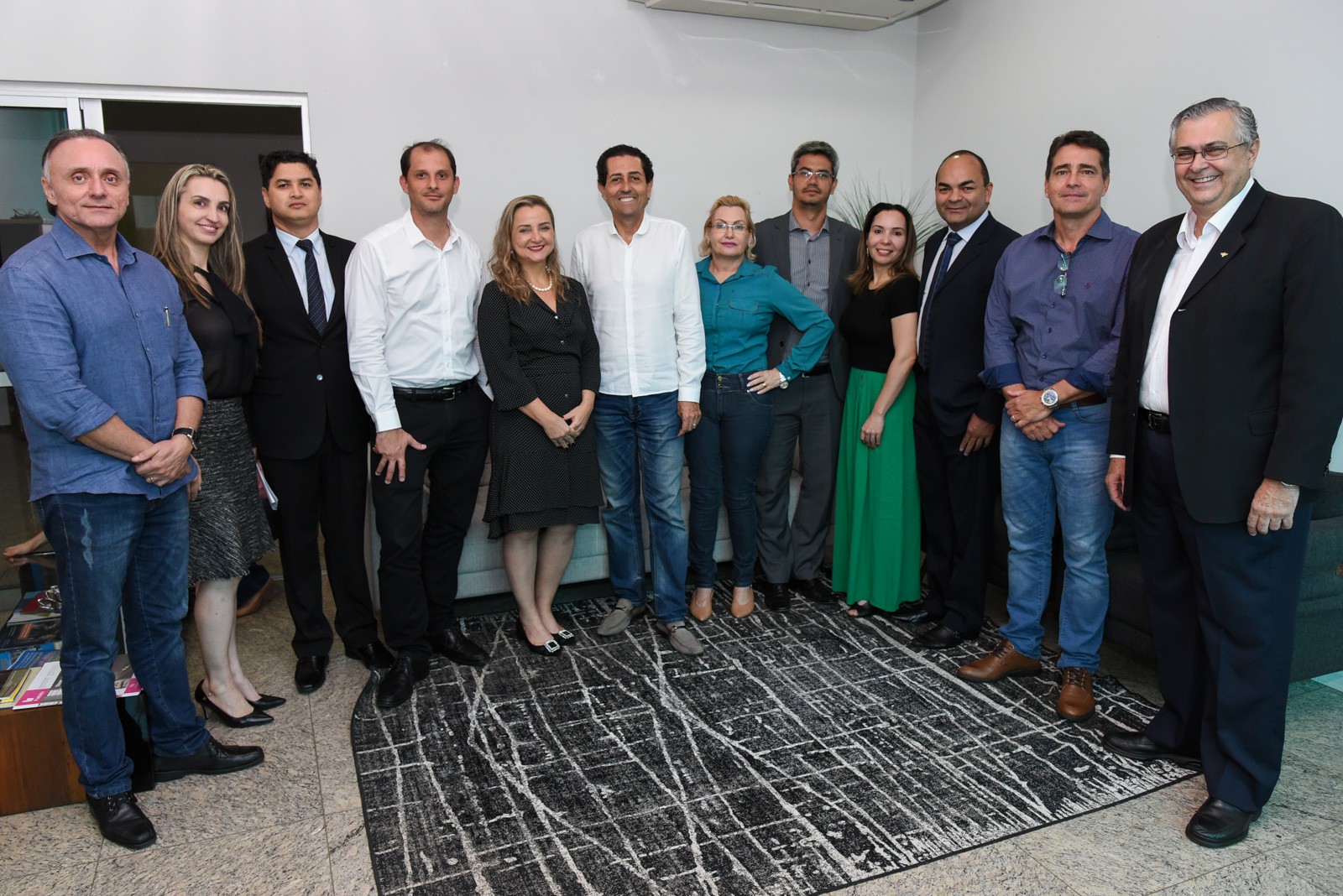 PGJ e convidados entre os membros da nova diretoria da ATMP (Foto: Marcelo de Deus)