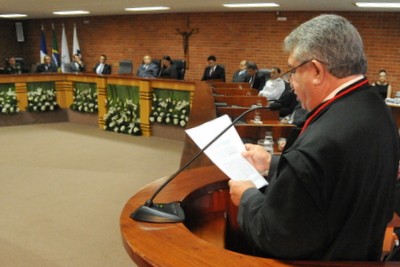 Clenan Renaut discursa durante posse