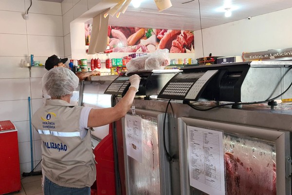 As vistorias estão acontecendo em estabelecimentos que comercializam produtos de origem animal