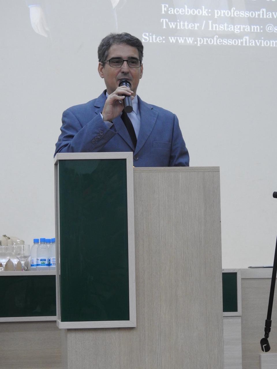 A palestra foi proferida pelo constitucionalista Flávio Martins Alves Nunes Júnior, autor da obra “Curso de Direito Constitucional”.
