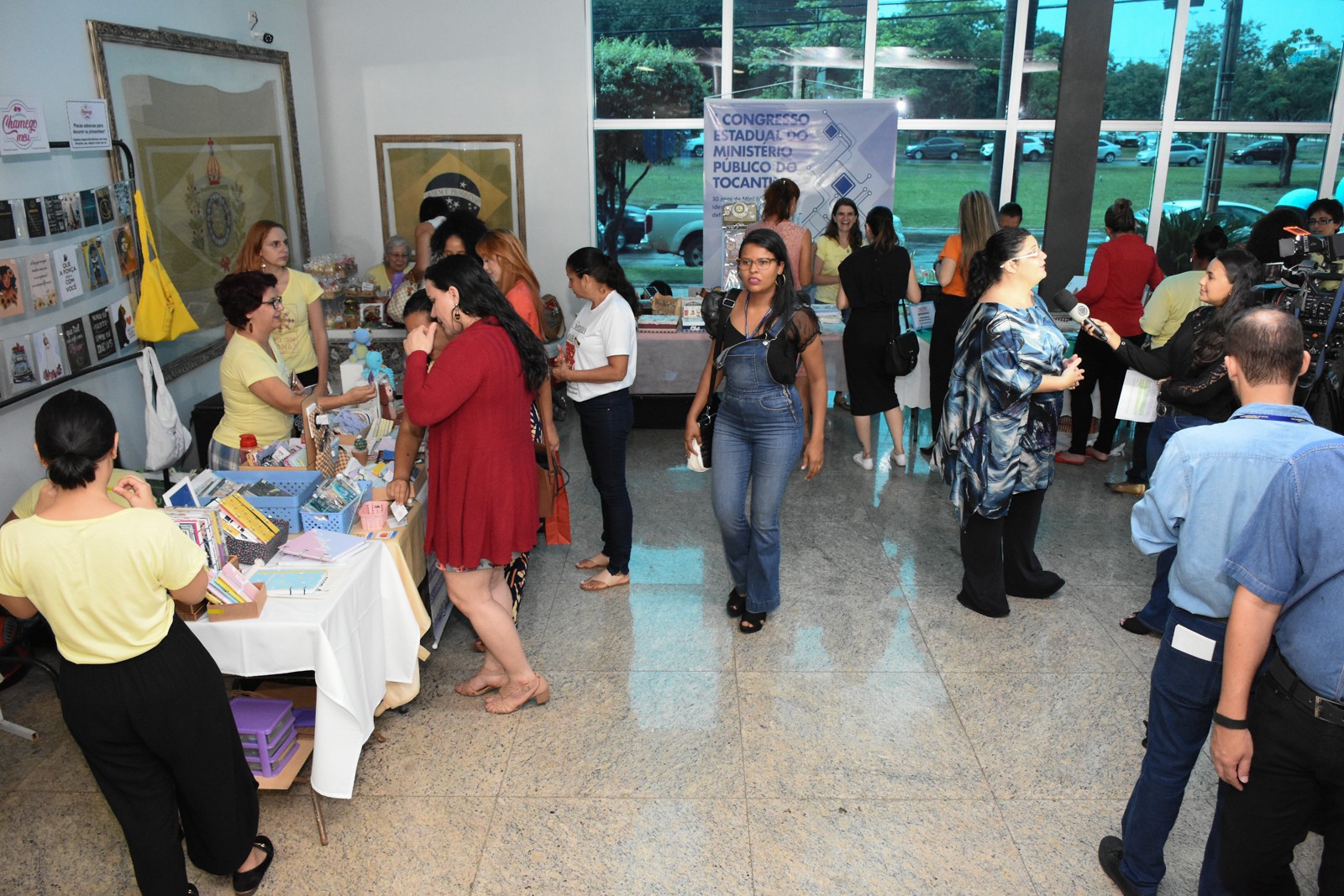 Uma edição especial da Feira das Manas foi organizada para o evento