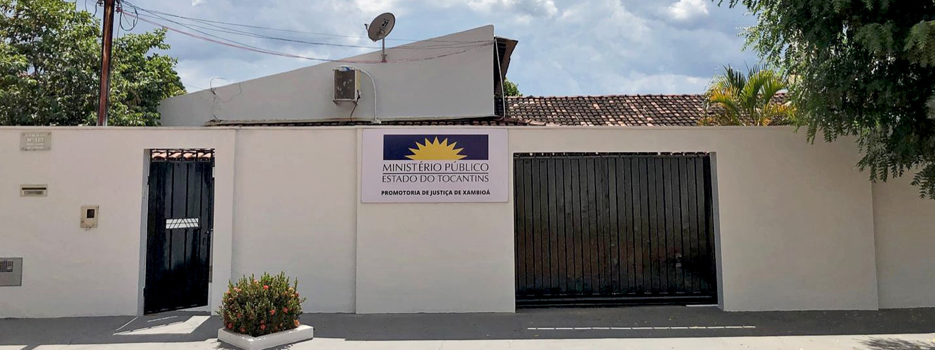 Decisão judicial que determinou a prisão, acatando pedido do MPTO, destaca a “habitualidade criminosa evidenciada por reiteradas práticas” e que o investigado “se vale de sua condição de advogado para enganar clientes humildes”