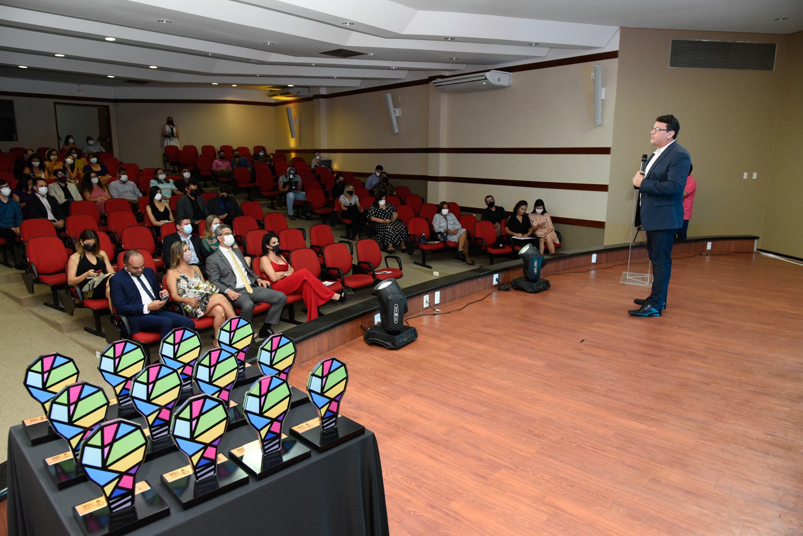 Premiado jornalista Fábio Gusmão, do jornal O Globo, durante palestra no MPTO, antes do anúncio dos vencedores