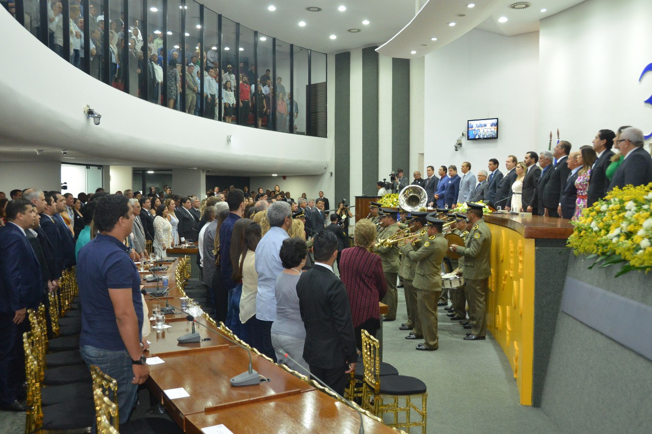  Cerimônia de posse aconteceu na Assembleia Legislativa