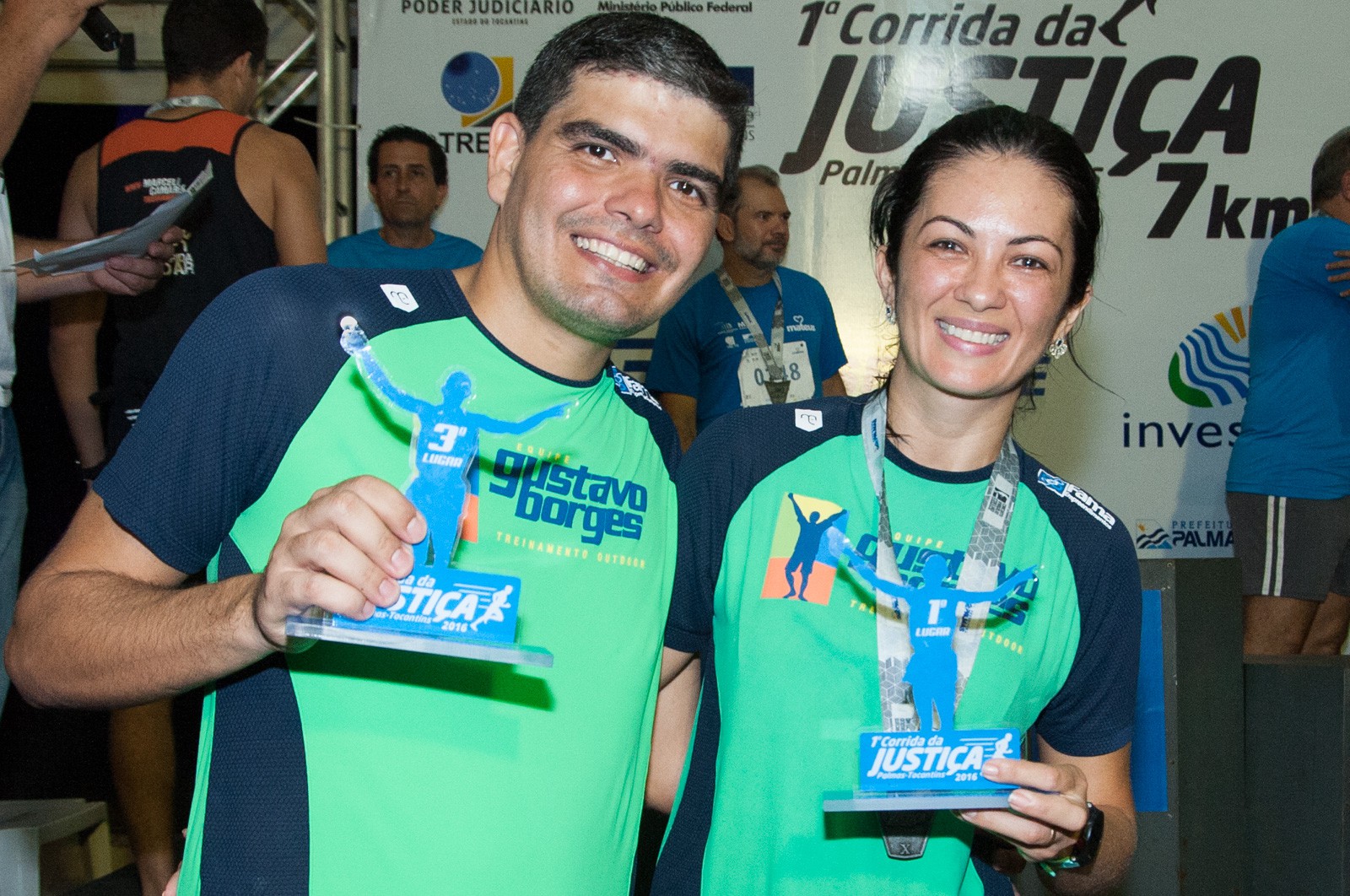 1º e 3º lugares na vategoria servidor, nas idade deles.
