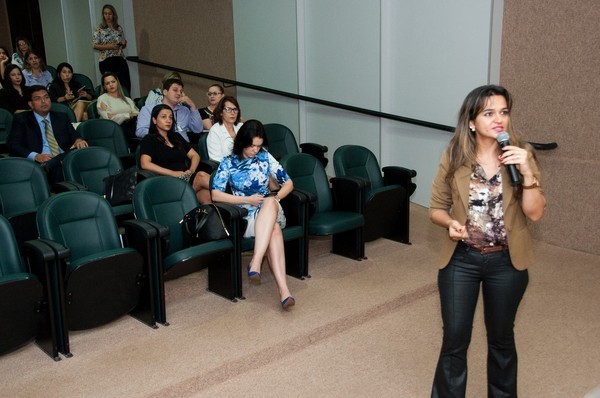 APRESENTAÇÃO DO CAOCON PELA DRA. ARAÍNA