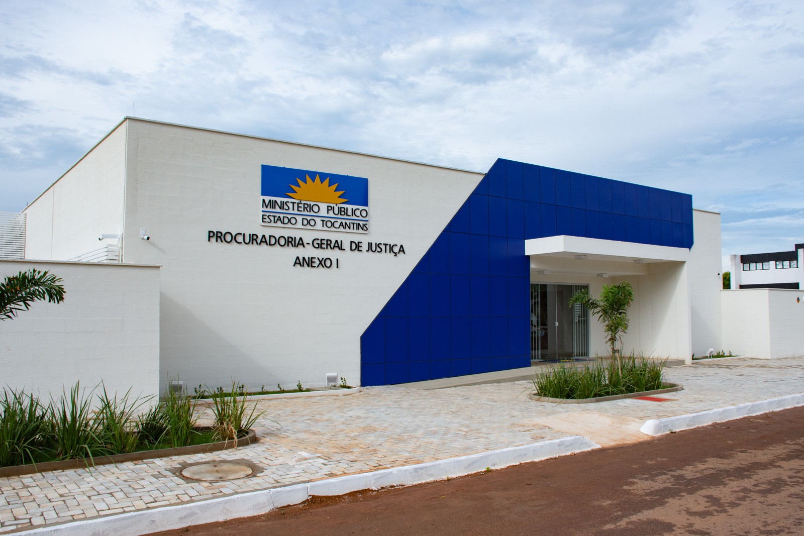 Prédio próprio localiza-se na quadra 202 Norte (Foto: Ronaldo Mitt)