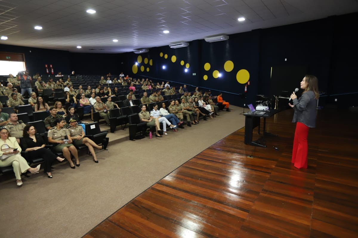 Isabelle Figueiredo reforçou a importância do respeito às mulheres dentro das instituições.