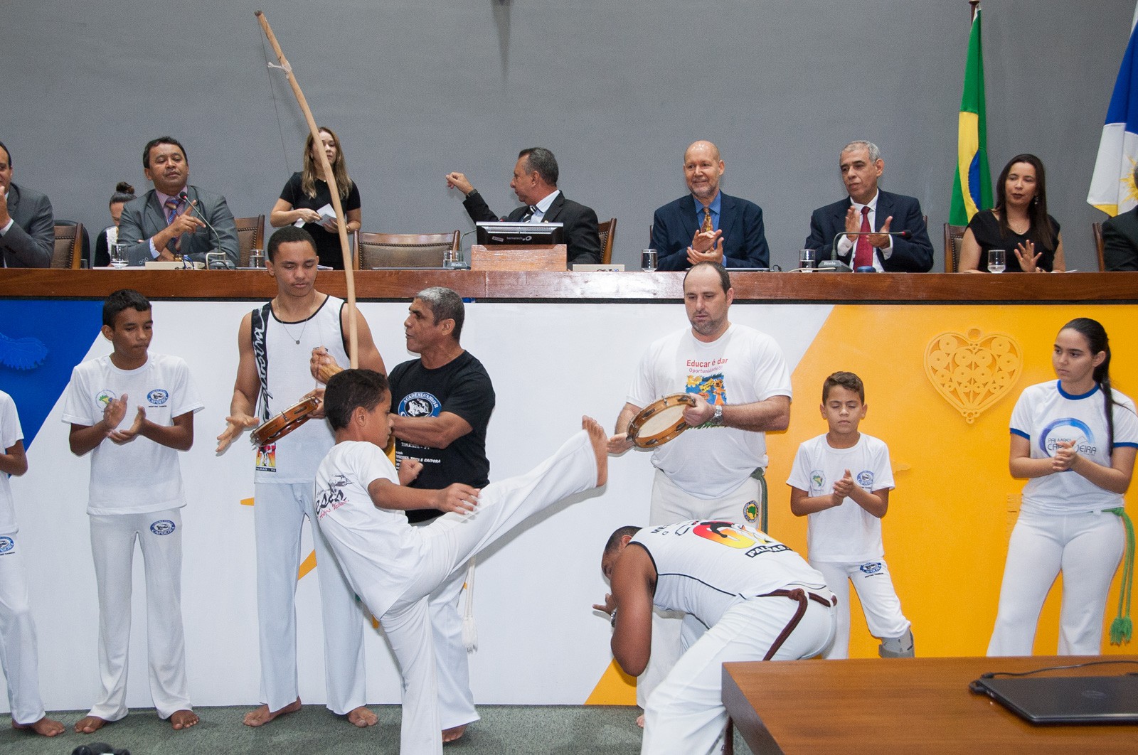 sessão em homenagem ao Dia da Consciência Negra, comemorado no dia 20 de novembro.
