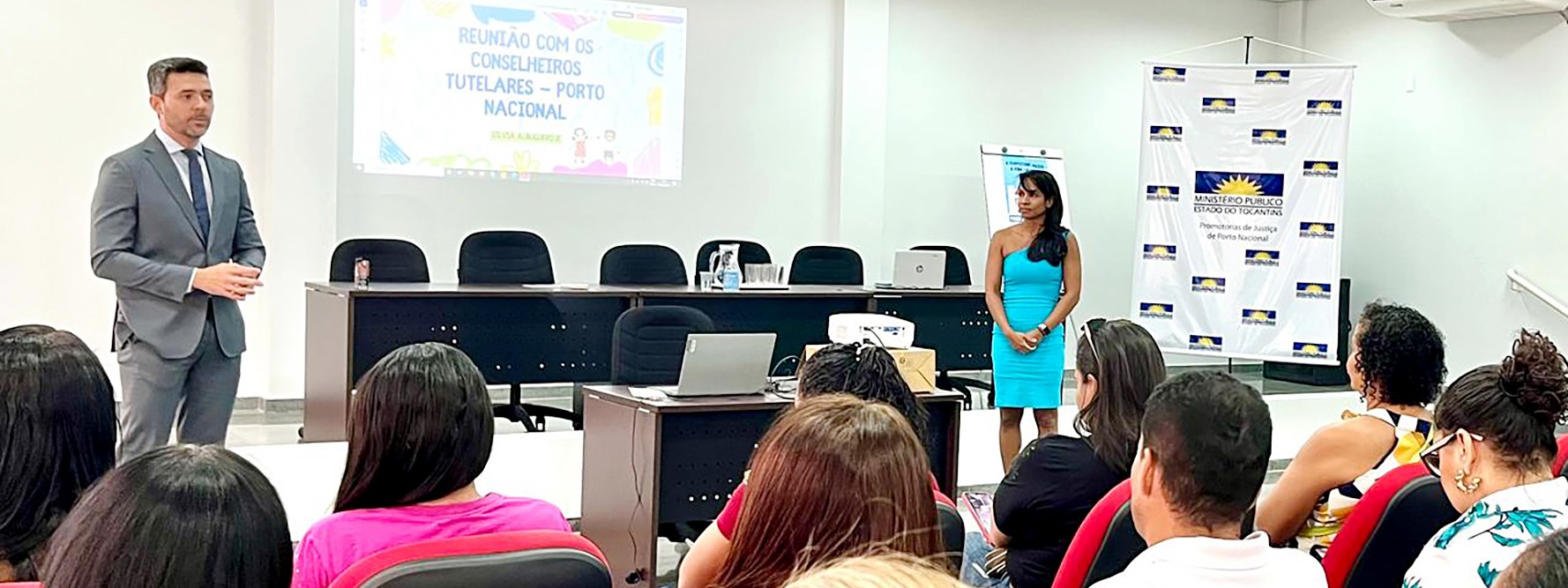 A iniciativa institucional reuniu representantes de oito municípios da  Comarca