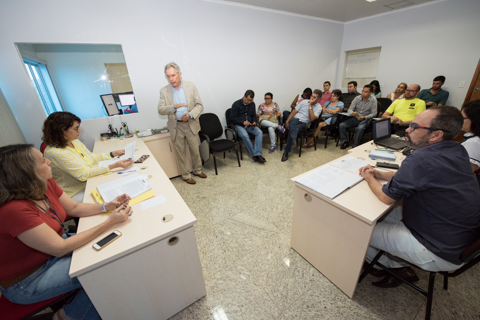 Audiência reuniu lojitas e representantes de pastas municipais