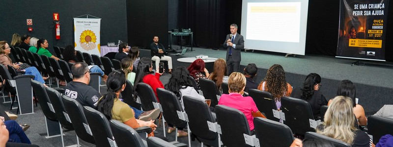 Promotor de Justiça Sidney Fiori Júnior conduziu o diálogo