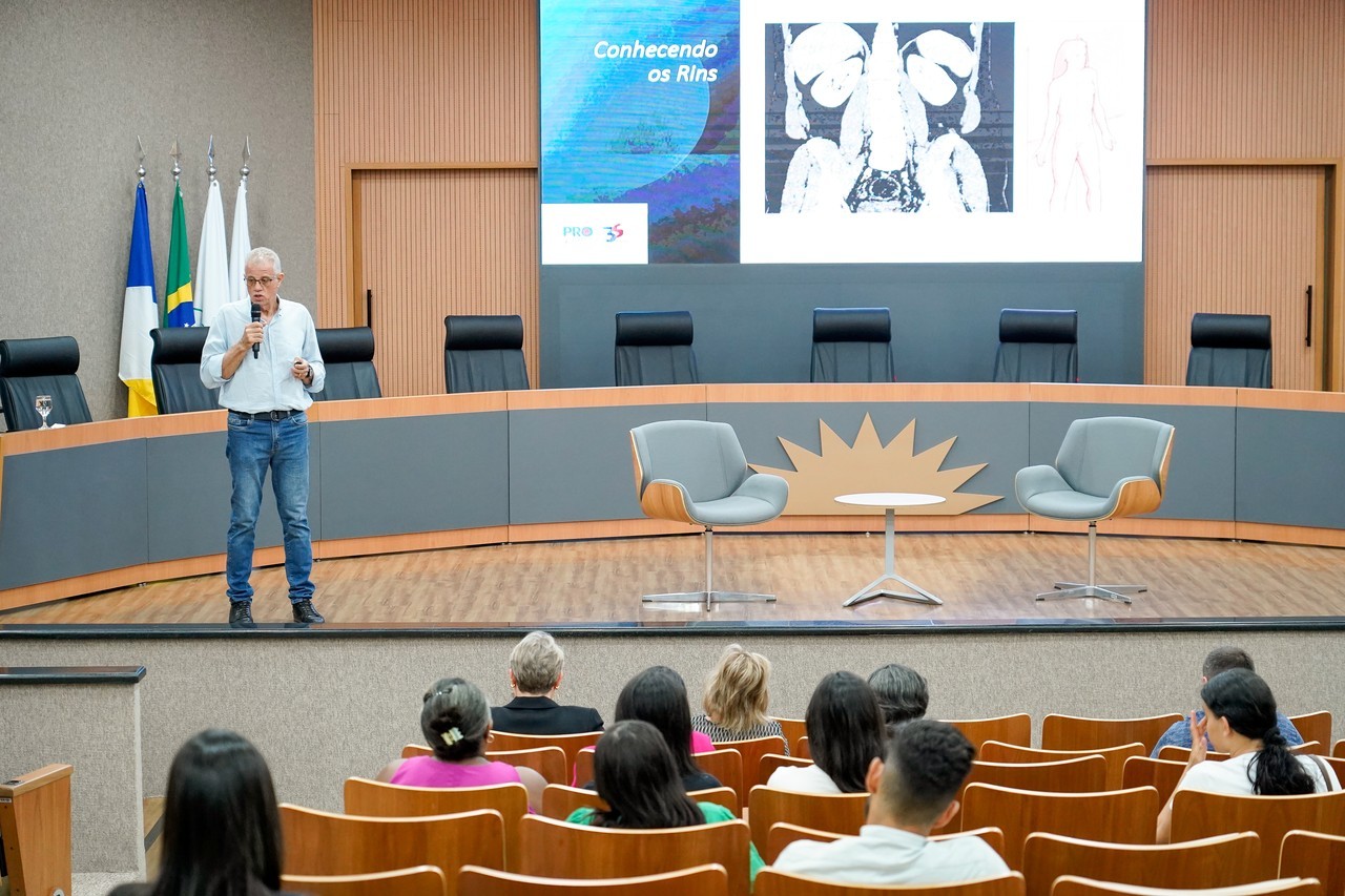 A palestra foi ministrada pelo médico nefrologista e responsável técnico da Fundação Pró-Rim em Palmas, Antônio Amadeu Giannsi Parisuto Giannazzi