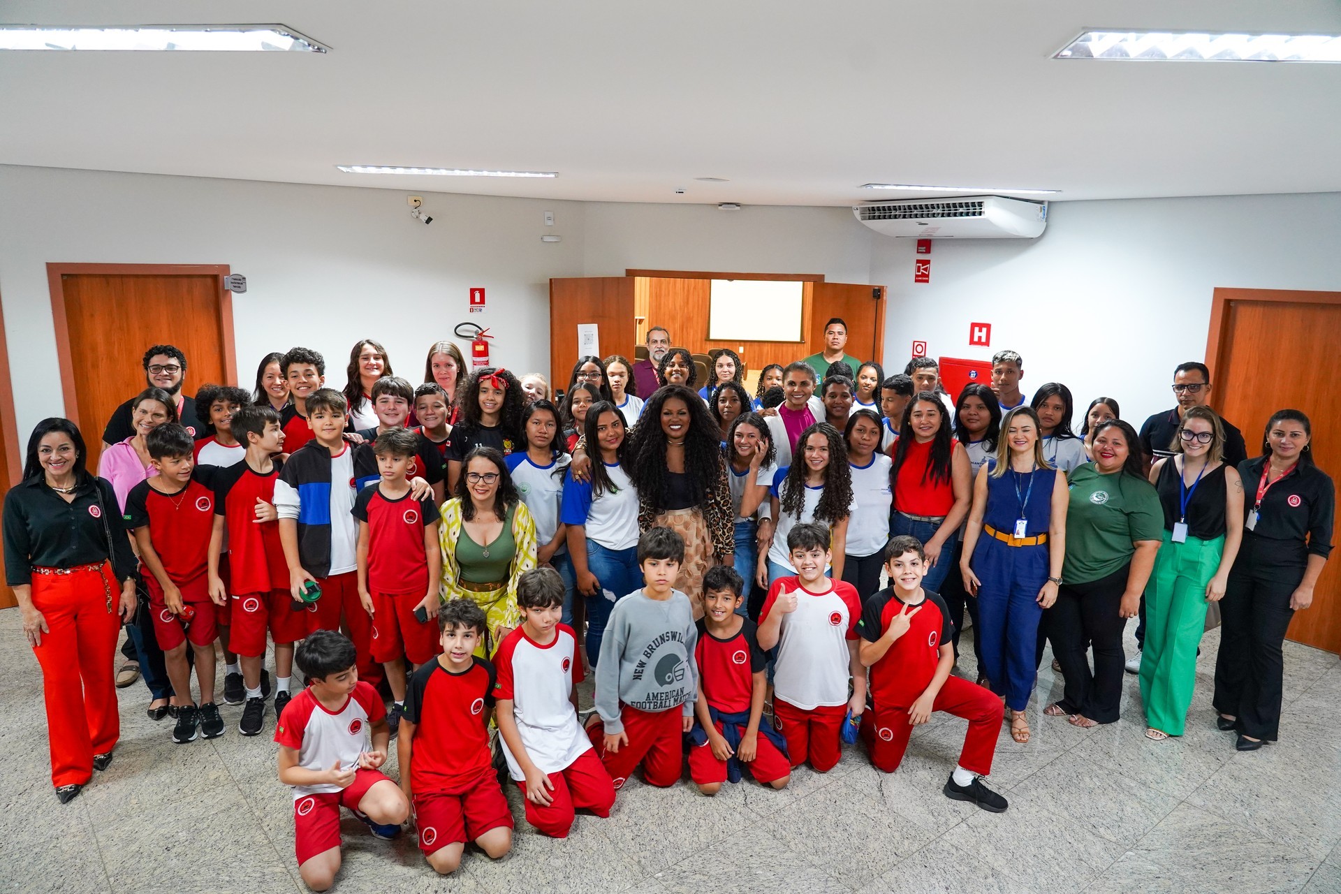 Estudantes de Palmas e Tocantínia participaram dos debates sobre racismo e desigualdade de gênero