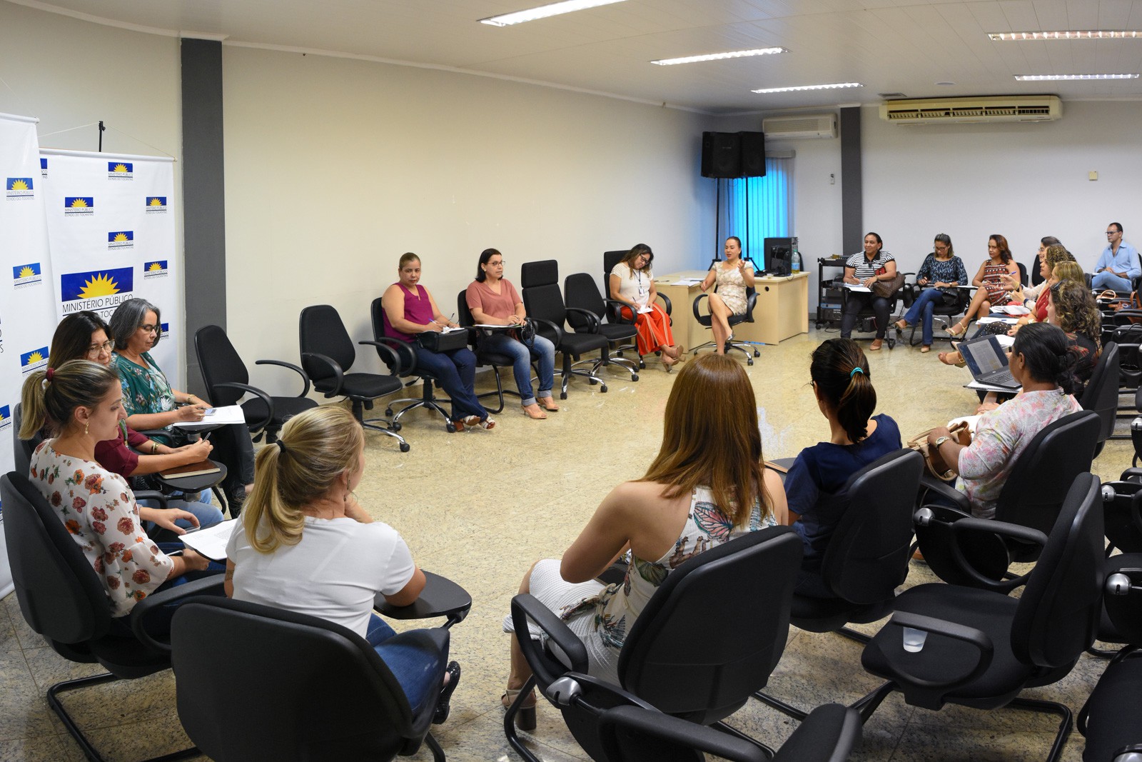 Reunião aconteceu na sede do MPTO (Foto: Ronaldo Mitt)