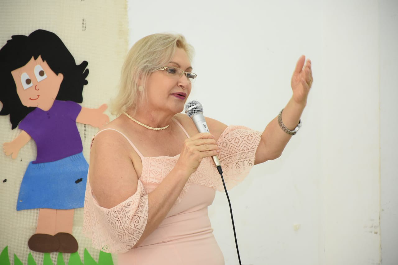 Procuradora de Justiça Vera Nilva atendeu convite da equipe do Cras