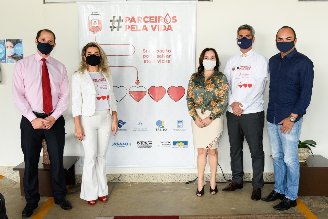 Coleta de sangue ocorreu na sede do MPTO. Na foto, membros da instituição