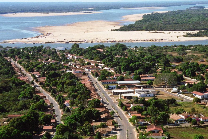 Prefeitura pagou por contratos particulares