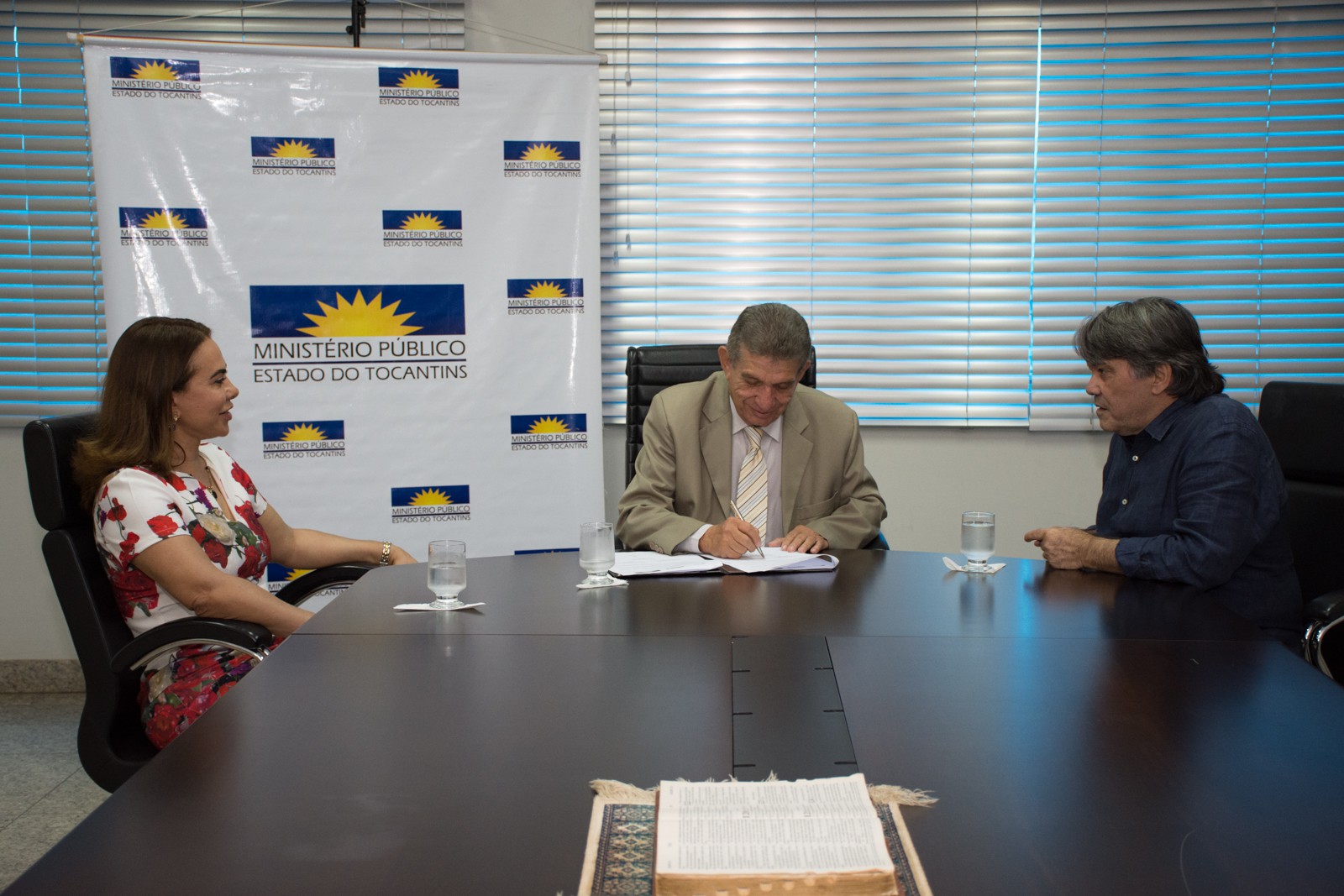 Procurador-Geral de Justiça assina termo de cooperação
