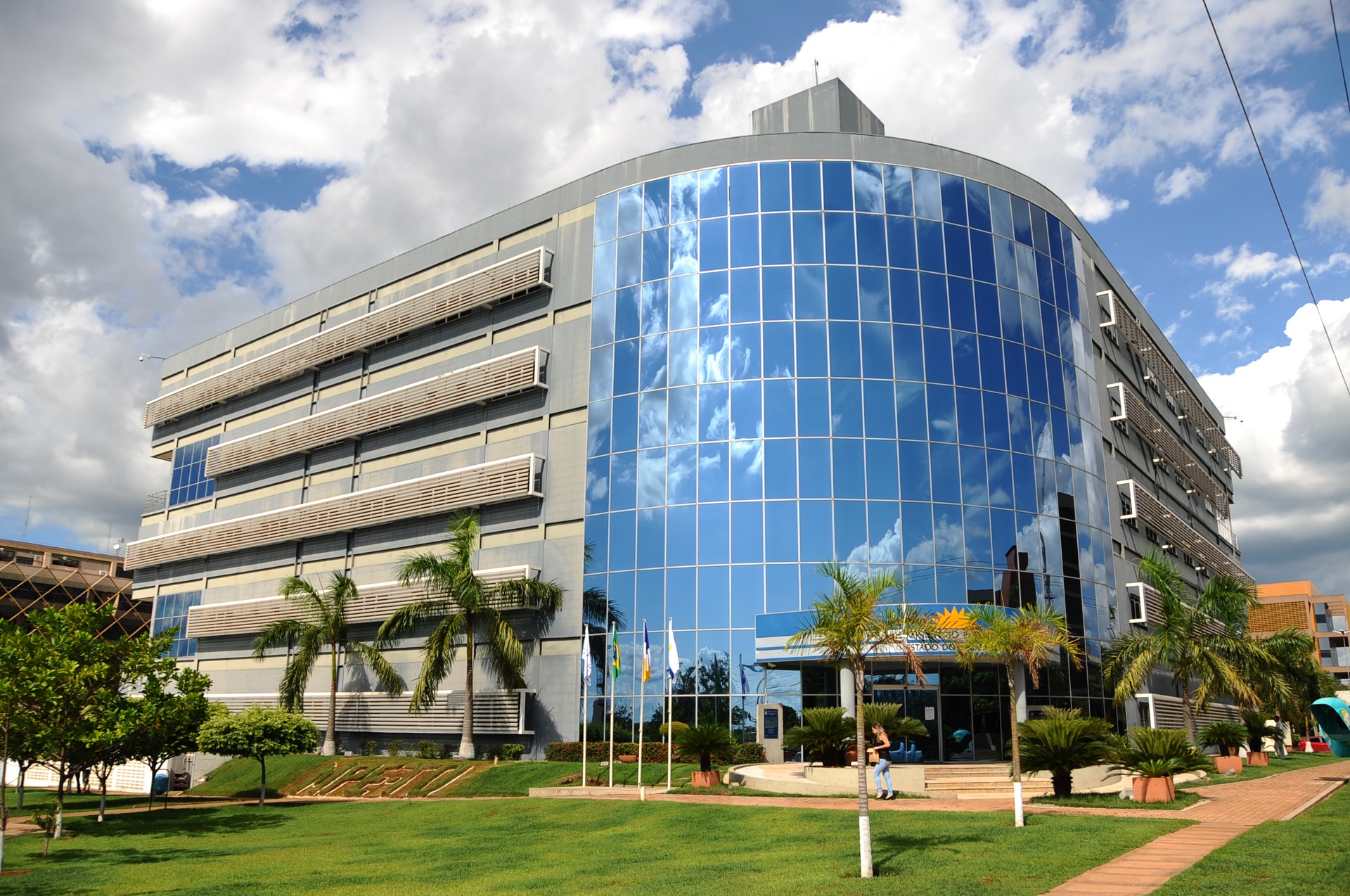 Ministério Público Estadual (MPE) e Ministério Público de Contas (MPC) entraram com a representação junto ao Tribunal de Contas do Estado 