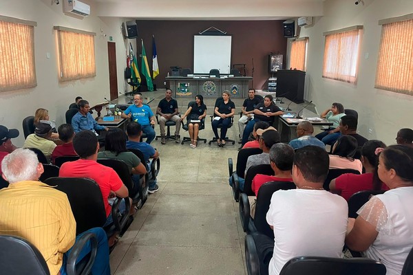 Reunião ocorreu na sede da Câmara de Arapoema