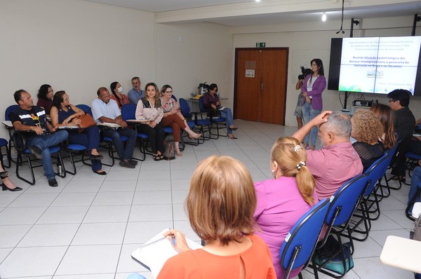 Em reunião, autoridades mostraram preocupação com baixos índices de imunização