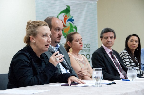 Promotora de Justiça representou o MPE no evento