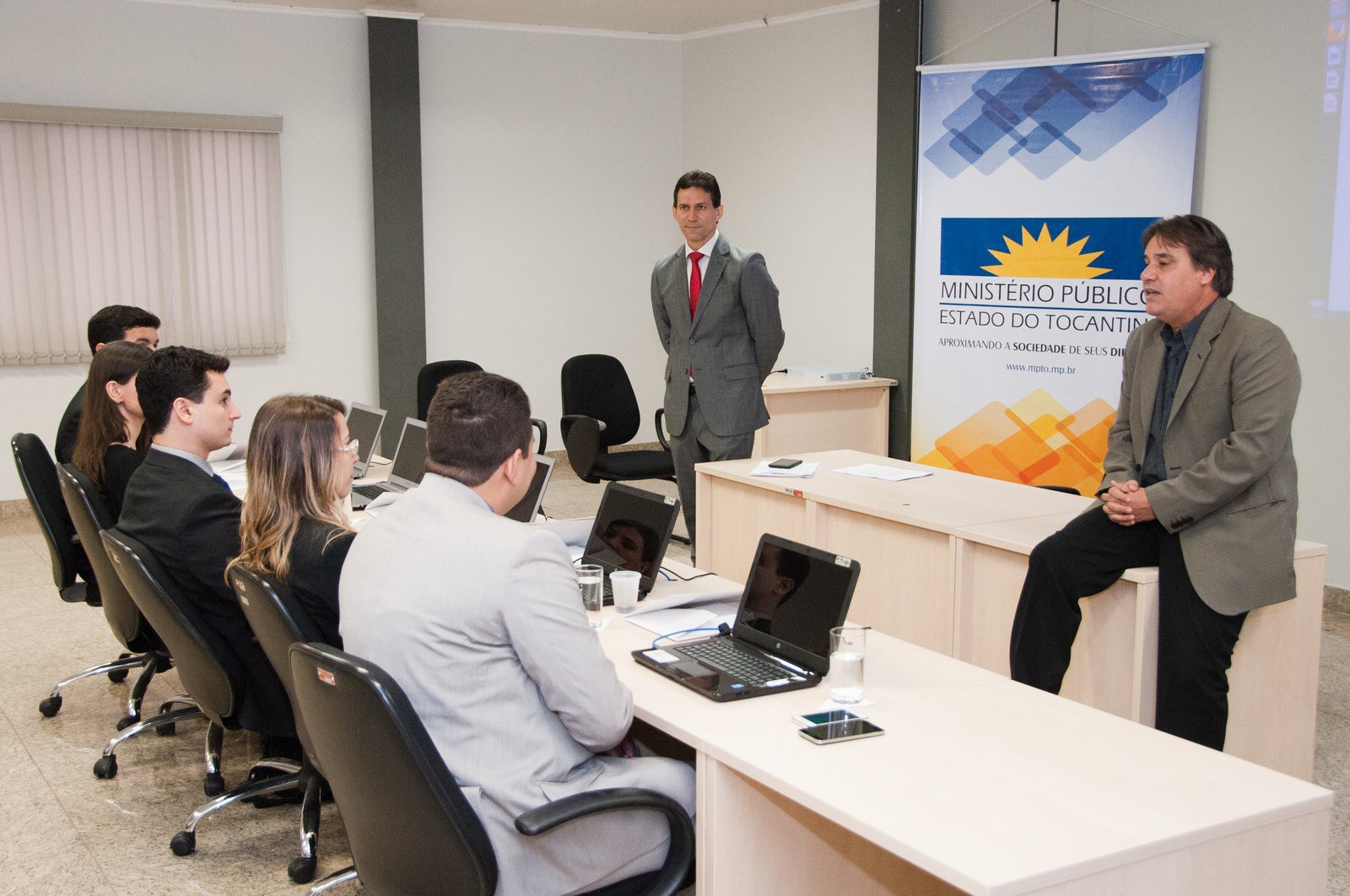 Procuradores de Justiça Marco Antônio e José Maria na abertura do curso