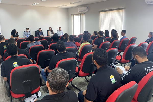 Acadêmicos foram recebidos pelo promotor de Justiça João Neumann Marinho