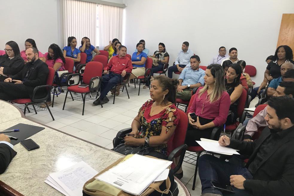 Diversas pessoas acompanharam momento de abertura dos trabalhos