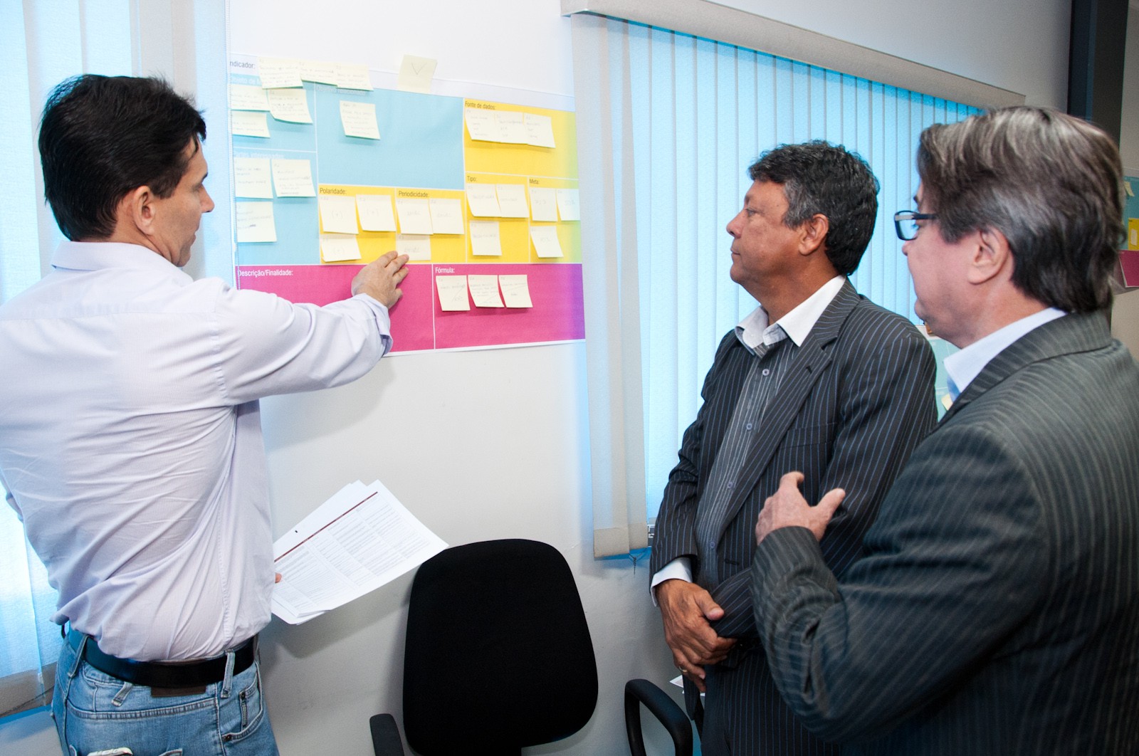 As atividades incluíram workshops, mesas de trabalho e discussões sobre a realidade local para criar indicadores nacionais