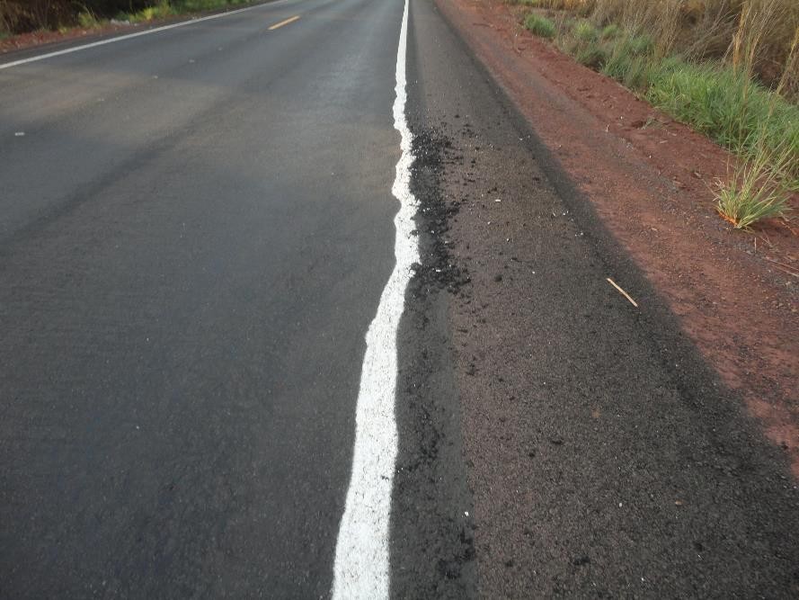 Trecho danificado pelo excesso de peso dos caminhões