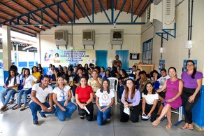 Equipe de apoio e participantes no evento do Anjo da Guarda.