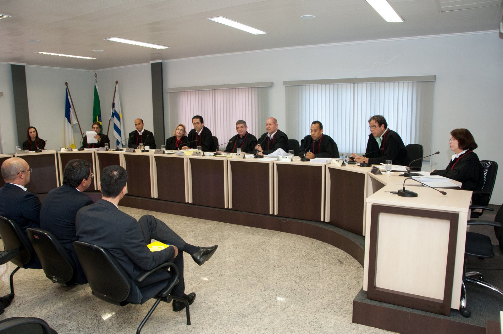 Reunião foi transmitida pelo youtube