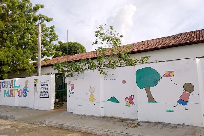 Fachada da Escola Municipal Padre Luso Matos